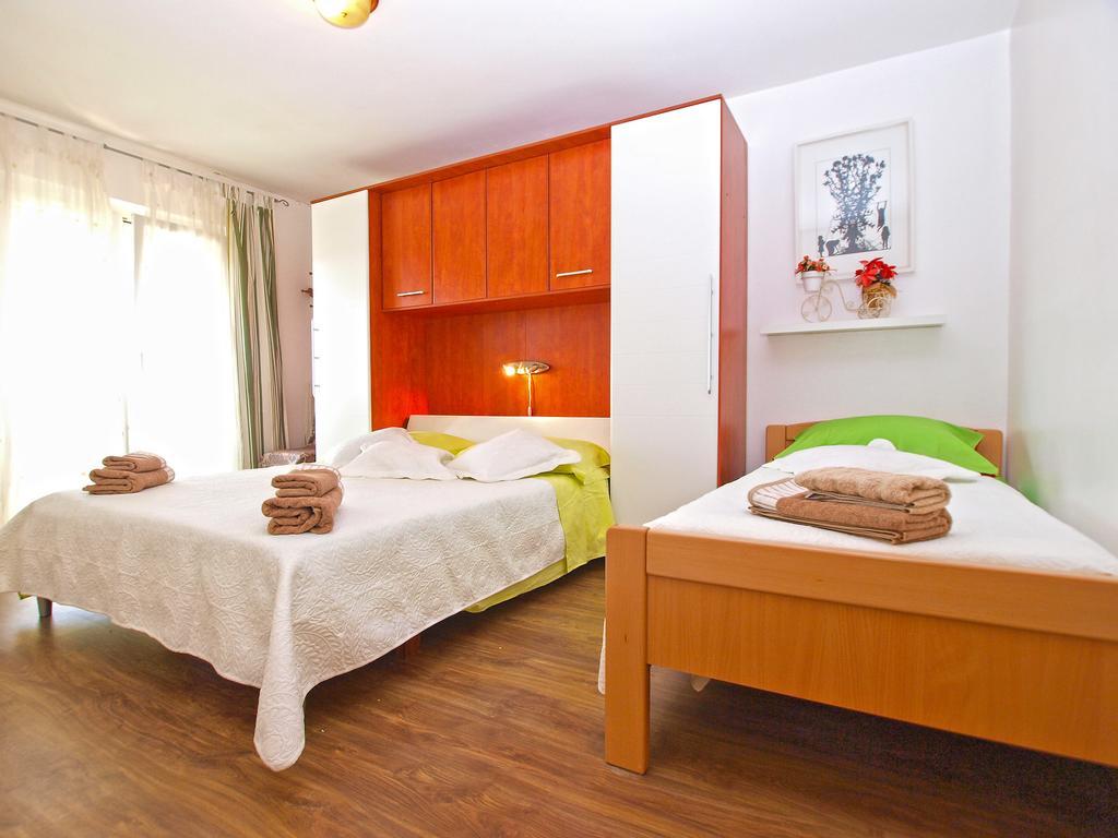 Tereza 1352 Pula
