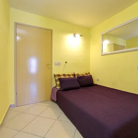 Apartments Tereza 1352 Pula Exterior photo